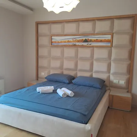 Apartment Dors *